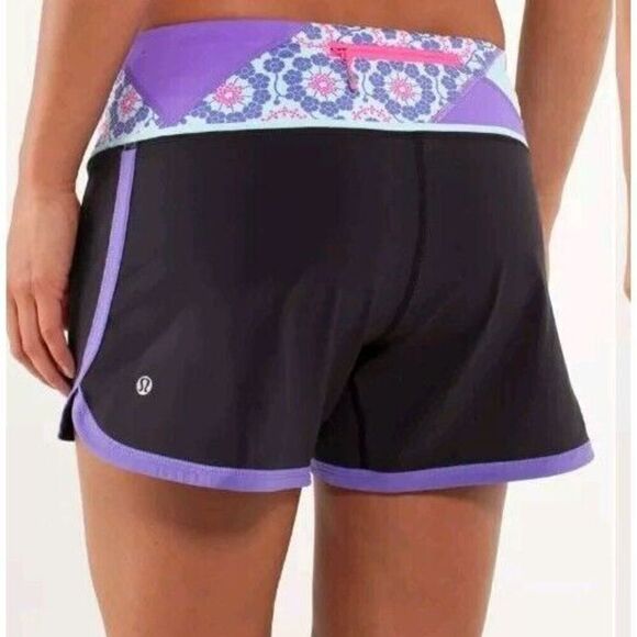 Lululemon Groovy Run Shorts Black - Size 6 - Picture 3 of 15